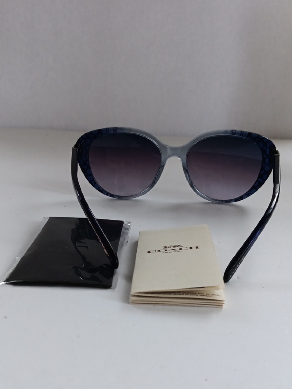 Coach Women's Blue Gradient Cat-Eye Sunglasses Horse & Carriage  HC8348U  NWOT - Picture 5 of 16